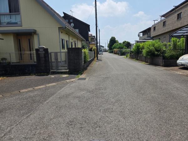 二世帯住宅　八街市　八街にの前面道路含む現地写真画像