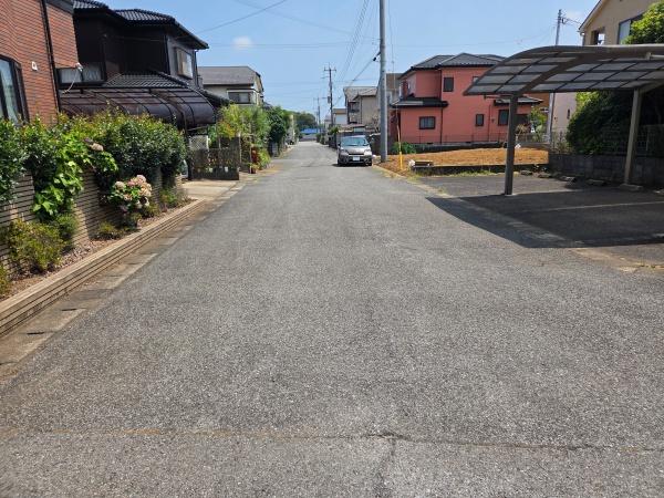 二世帯住宅　八街市　八街にの前面道路含む現地写真画像