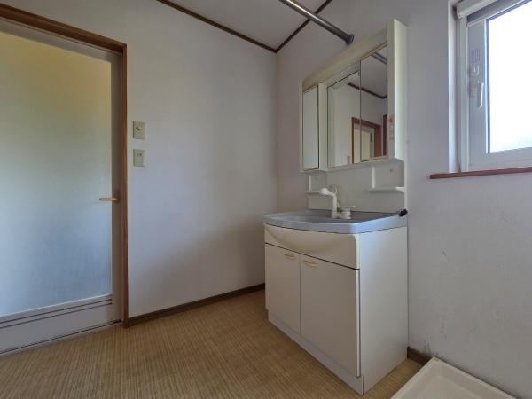 二世帯住宅　八街市　八街にの洗面台・洗面所画像