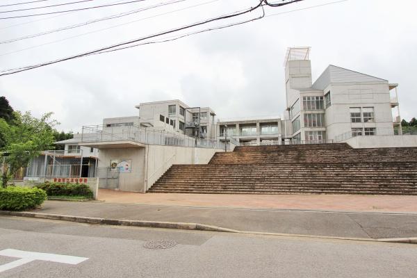 東金市　日吉台５丁目の中学校画像