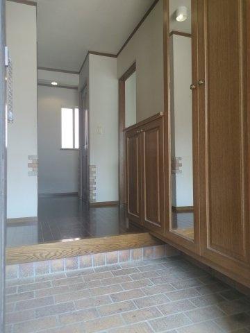 大網白里市　季美の森南２丁目の玄関画像