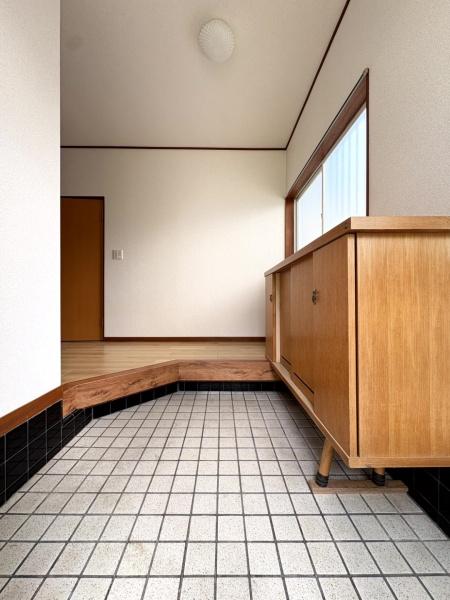 大網白里市　富田の玄関画像