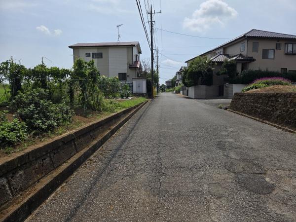 八街市八街ろの中古一戸建の前面道路含む現地写真画像
