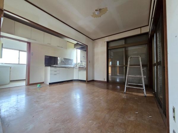 八街市八街ろの中古一戸建のリビング画像