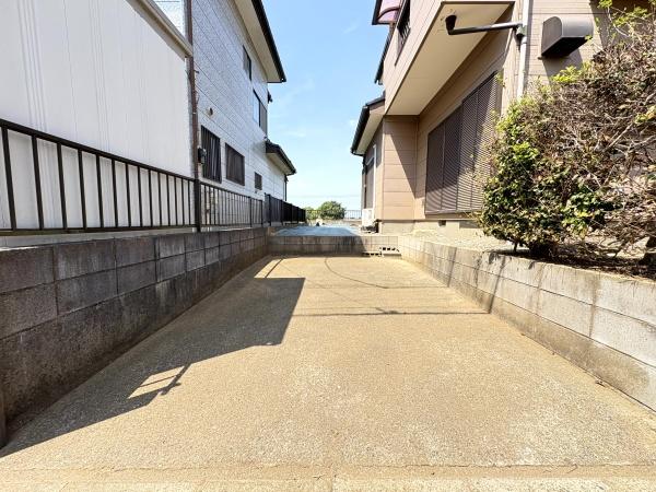八街市　沖渡（やちまたし　おきわたし）の駐車場画像
