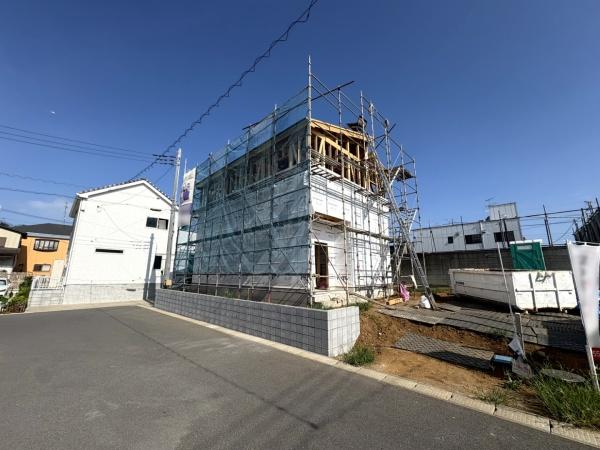 八街市　八街ほ　T区　５号棟の前面道路含む現地写真画像