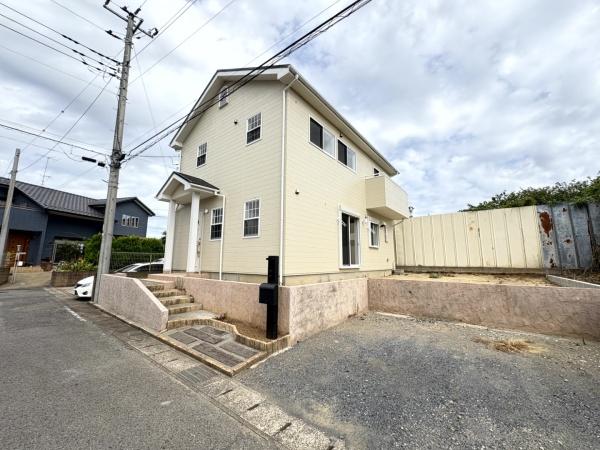 八街市　八街へ（やちまたし　やちまた　へ）の前面道路含む現地写真画像