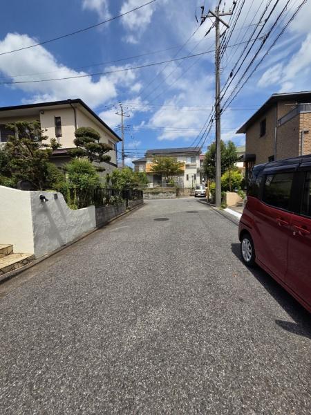 千葉市緑区あすみが丘８丁目・全４区画・１号棟の前面道路含む現地写真画像
