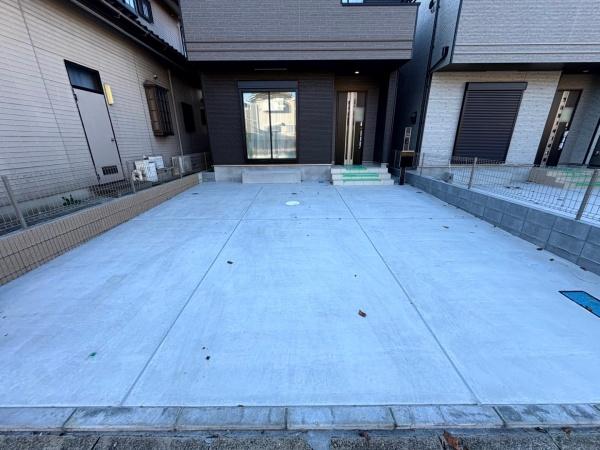 成田市　大袋（おおぶくろ）全３棟　A号棟の駐車場画像