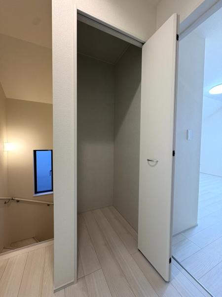 成田市　大袋（おおぶくろ）全３棟　A号棟の収納画像