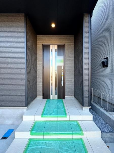 成田市　大袋（おおぶくろ）全３棟　A号棟の玄関画像