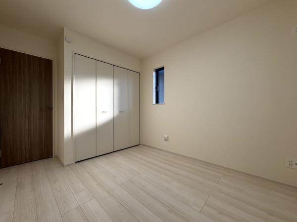 成田市　大袋（おおぶくろ）全３棟　A号棟の洋室画像