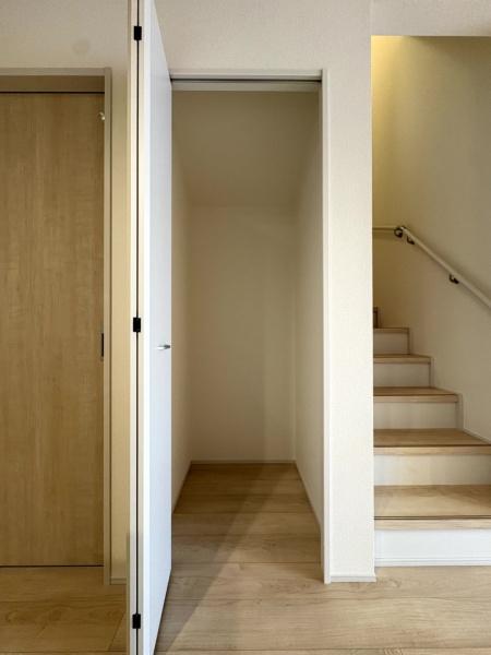 成田市　大袋（おおぶくろ）全３棟　B号棟の収納画像