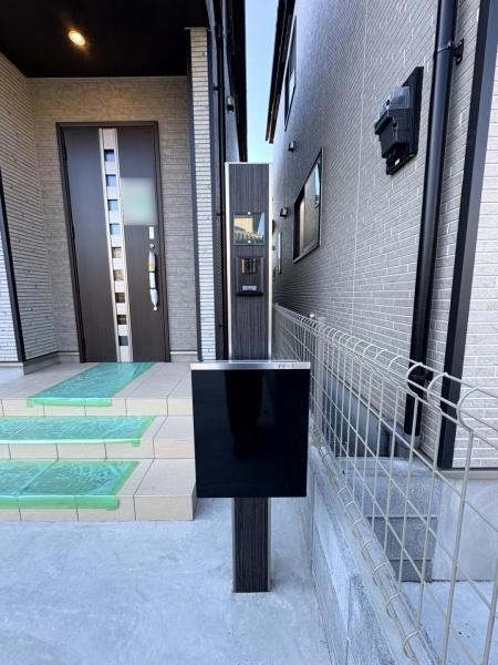 成田市　大袋（おおぶくろ）全３棟　B号棟の玄関画像