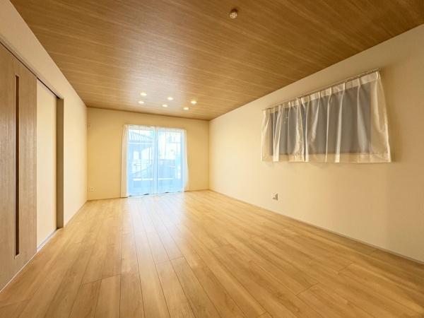 成田市　大袋（おおぶくろ）全３棟　B号棟のリビング画像