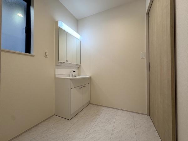 成田市　大袋（おおぶくろ）全３棟　B号棟の洗面台・洗面所画像