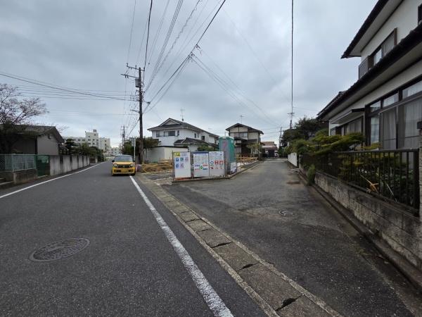 グラファーレ　富里市　七栄　８期　全１棟　１号棟の前面道路含む現地写真画像