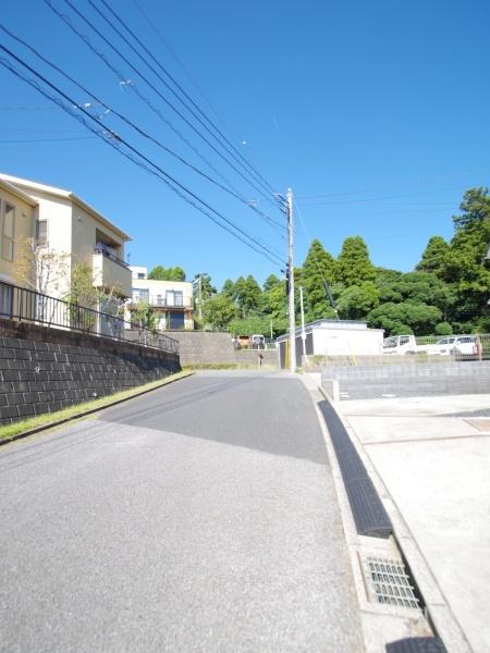 東金市　日吉台３丁目の前面道路含む現地写真画像