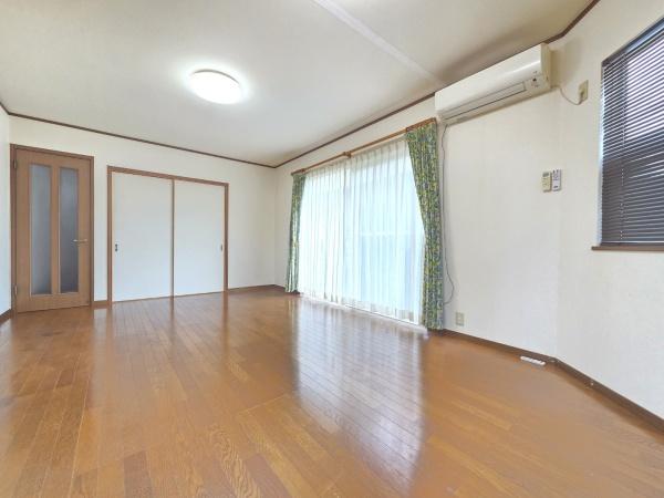 八街市　榎戸（やちまたし　えのきど）のリビング画像
