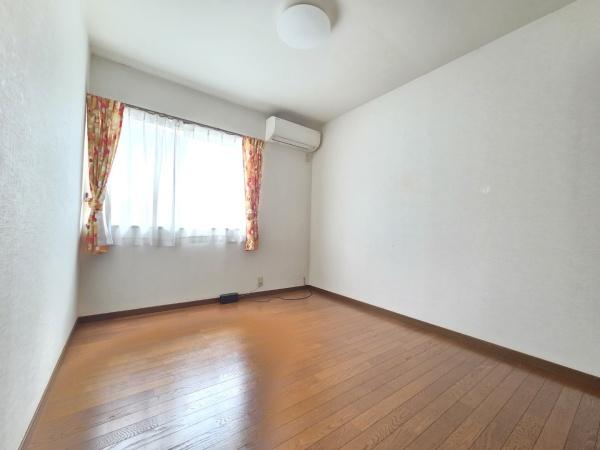 八街市　榎戸（やちまたし　えのきど）の洋室画像