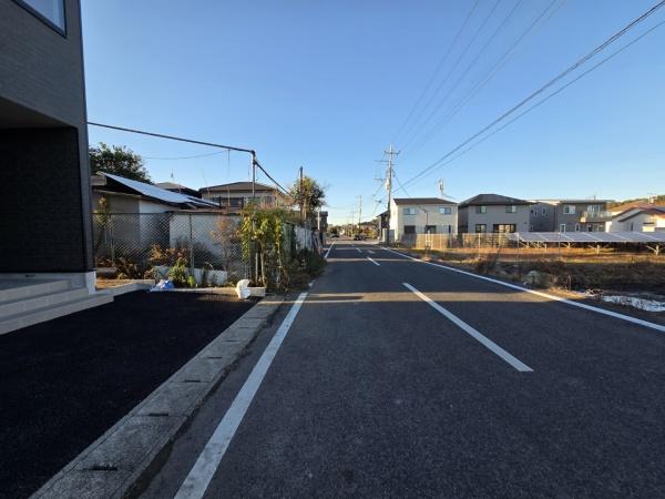 クレイドルガーデン　東金市　台方　第９　全４棟　１号棟の前面道路含む現地写真画像