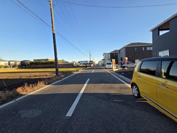 クレイドルガーデン　東金市　台方　第９　全４棟　１号棟の前面道路含む現地写真画像