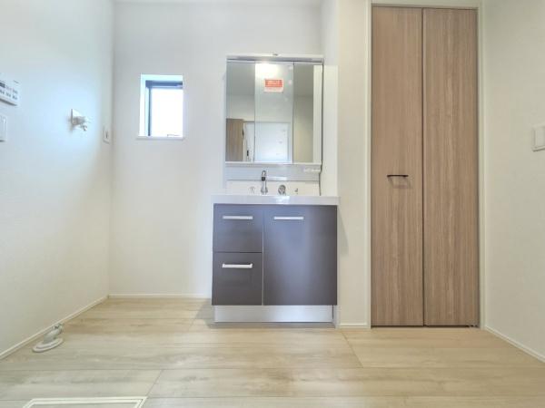 リナージュ　八街市八街に01期　全１棟　１号棟の洗面台・洗面所画像