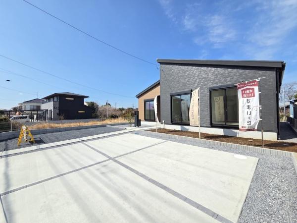 リナージュ　八街市八街に01期　全１棟　１号棟の駐車場画像