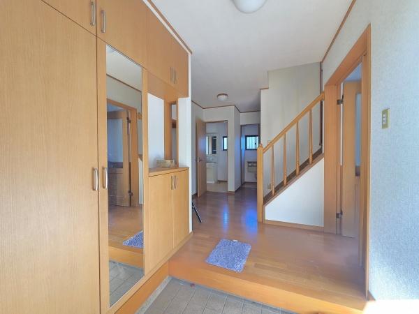 八街市八街はの中古一戸建の玄関画像