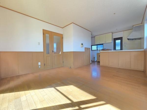 八街市八街はの中古一戸建のリビング画像