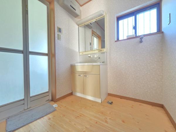 八街市八街はの中古一戸建の洗面台・洗面所画像