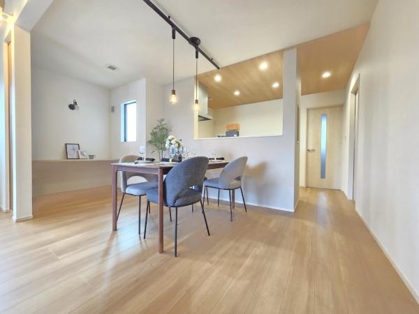 ザ・ドリームフィールド成田75(富里市七栄)4号棟のリビング画像