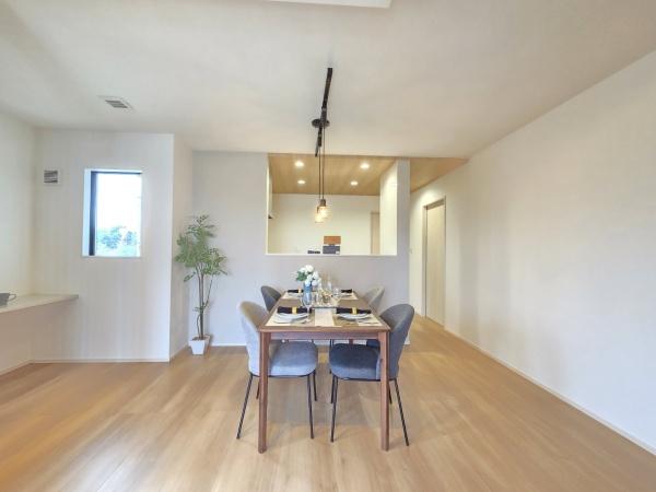 ザ・ドリームフィールド成田75(富里市七栄)4号棟のリビング画像