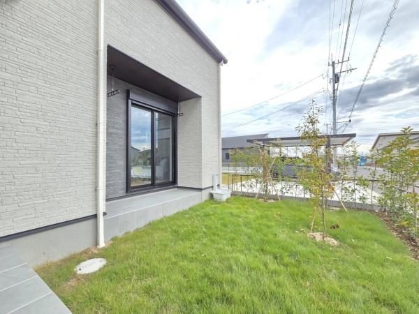 ザ・ドリームフィールド成田75(富里市七栄)4号棟の庭画像