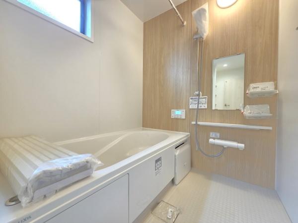 ザ・ドリームフィールド成田75(富里市七栄)6号棟のバス画像