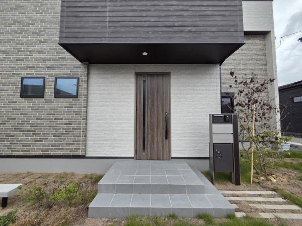 ザ・ドリームフィールド成田75(富里市七栄)6号棟の玄関画像