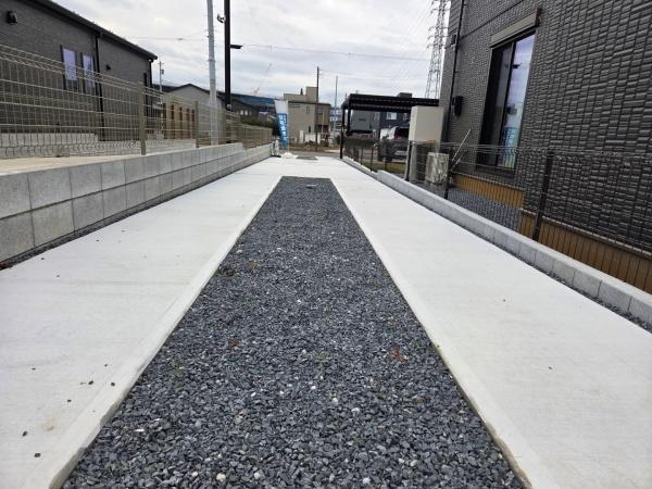 ザ・ドリームフィールド成田75(富里市七栄)6号棟の駐車場画像