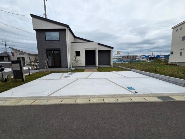 ザ・ドリームフィールド成田75(富里市七栄)13号棟の駐車場画像