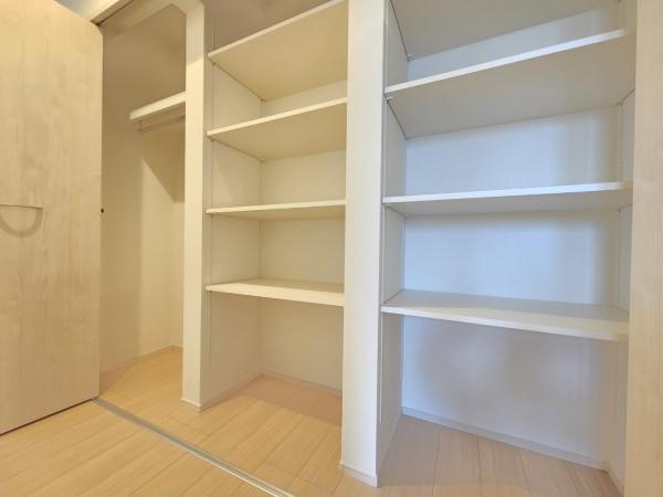 ザ・ドリームフィールド成田75(富里市七栄)13号棟の収納画像