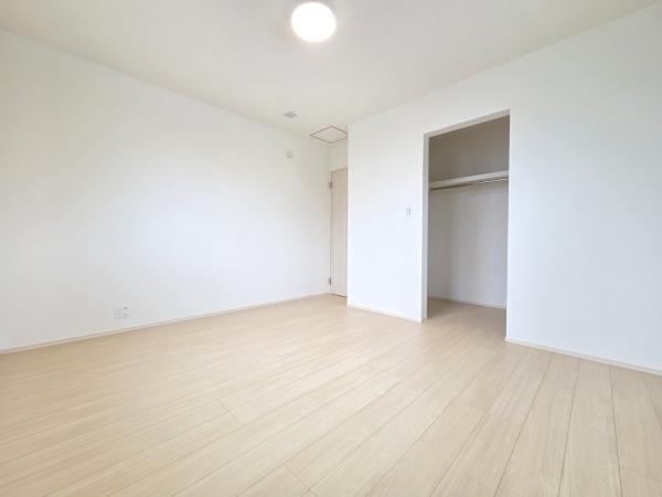 ザ・ドリームフィールド成田75(富里市七栄)13号棟の洋室画像