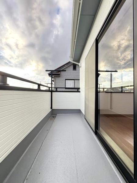 八街市 東吉田(やちまたし ひがしよしだ)のバルコニー画像