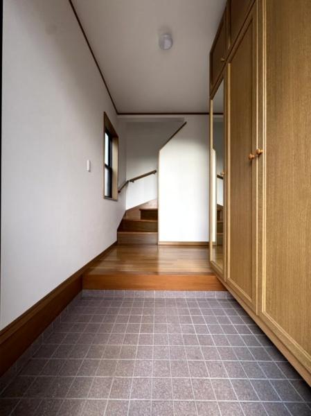 八街市 東吉田(やちまたし ひがしよしだ)の玄関画像