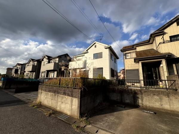 八街市 東吉田(やちまたし ひがしよしだ)の前面道路含む現地写真画像