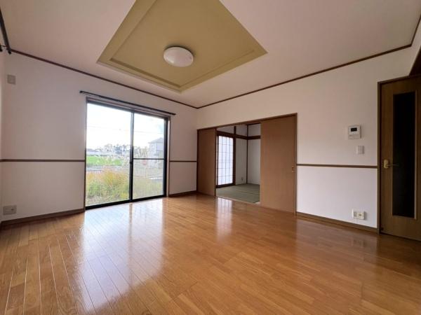 八街市 東吉田(やちまたし ひがしよしだ)のリビング画像