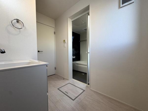 グラファーレ　富里市　御料　全９棟　２号棟の洗面台・洗面所画像