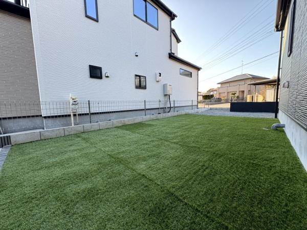 グラファーレ　富里市　御料　全９棟　２号棟の庭画像