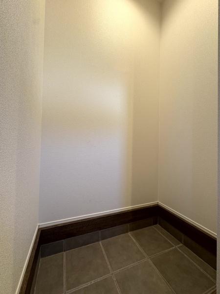 グラファーレ　富里市　御料　全９棟　２号棟の玄関画像