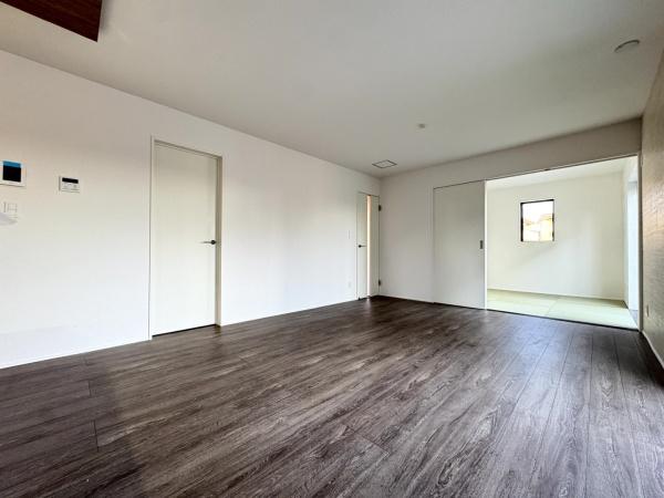 グラファーレ　富里市　御料　全９棟　２号棟のリビング画像