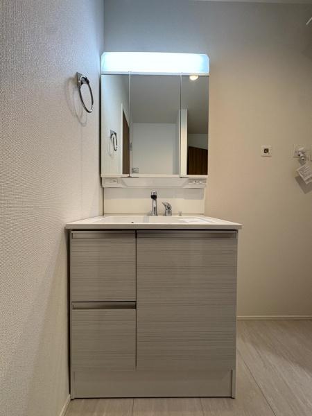 グラファーレ　富里市　御料　全９棟　３号棟の洗面台・洗面所画像