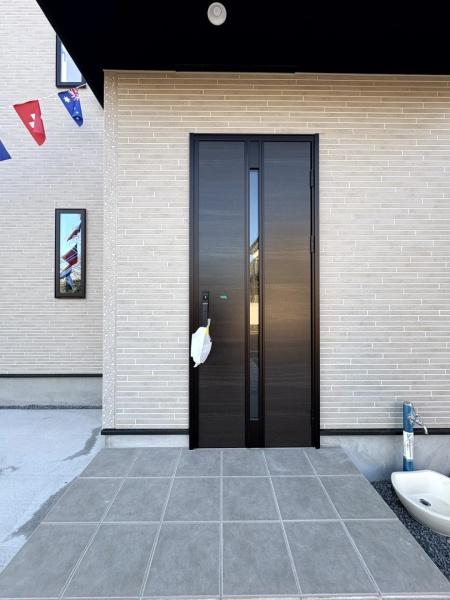 グラファーレ　富里市　御料　全９棟　３号棟の玄関画像